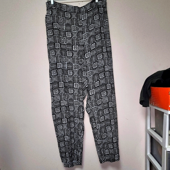 Woman Within Black & White Rayon Pattern Pants 34W NWOT - Picture 10 of 11
